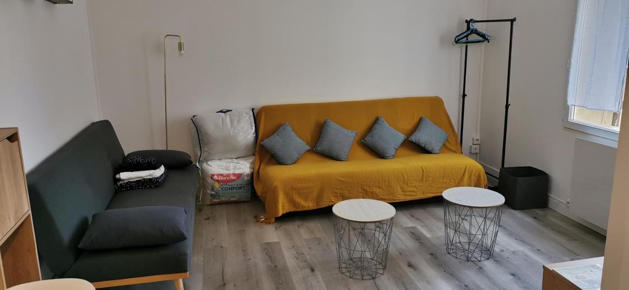 Appartement Au Coeur De Cours La Ville Cours (Rhone) Exterior foto