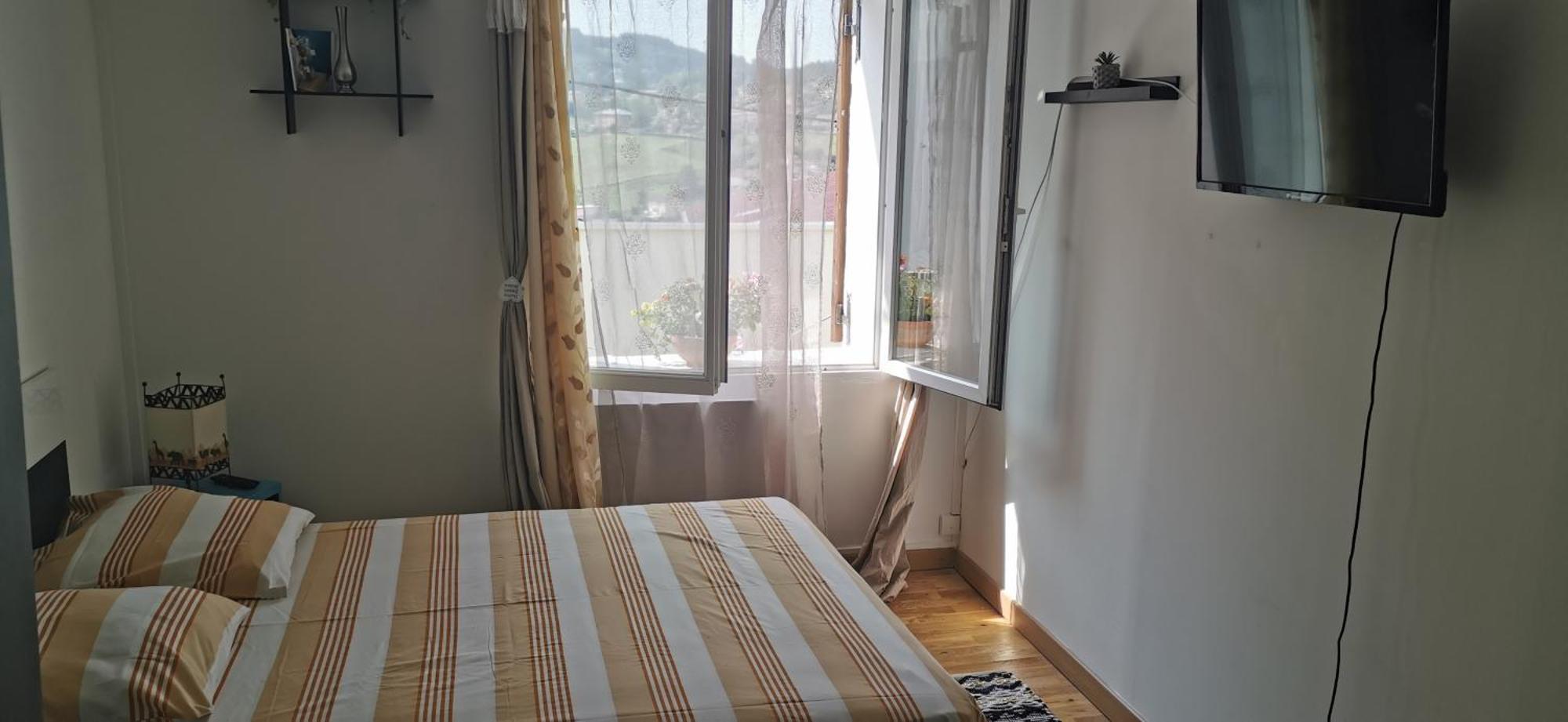 Appartement Au Coeur De Cours La Ville Cours (Rhone) Exterior foto